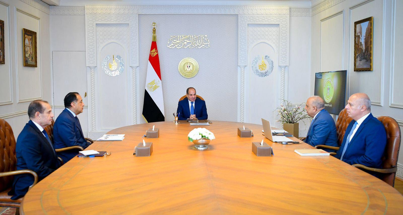 Sisi meets PM and electricity minister Sisi meets PM and electricity minister