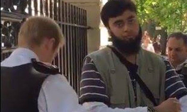Muslim man stopped by English police forces - DOAM official Facebook page