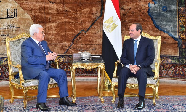 President Abdel Fatah al-Sisi (R) and Palestinian President Mahmoud Abbas (L) – President’s Office Press photo