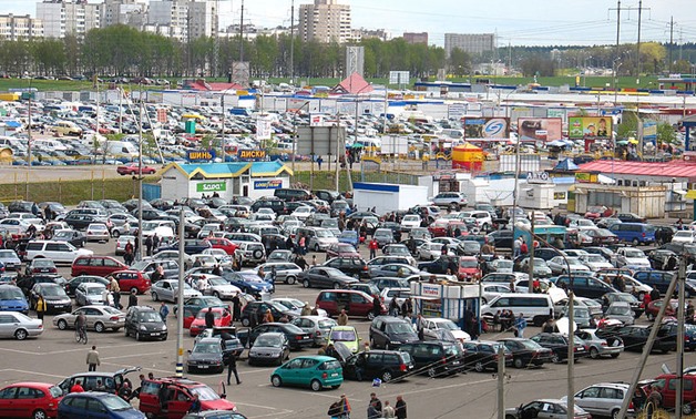  Car market- Andrej Kuźniečyk via Wikimedia Commons