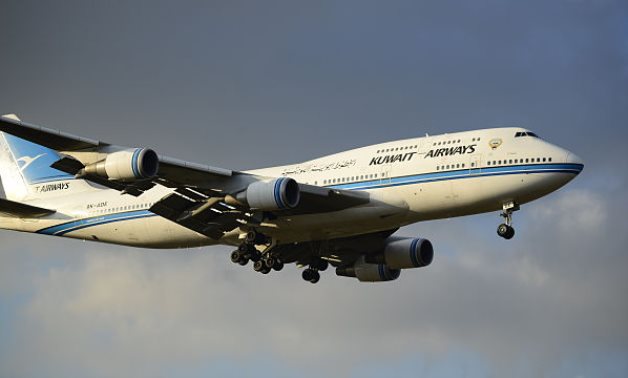 FILE - Kuwait Airways 9K-ADE Boeing 747, Final approach to 9L Heathrow - Wikimedia Commons