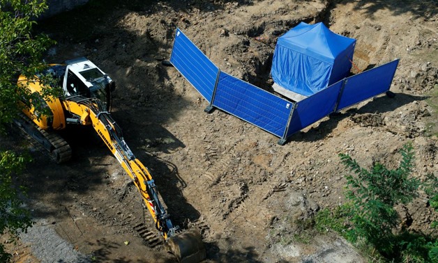  tent covers the area around an unexploded British World War Two bomb which was found during renovation work on the university's campus in Frankfurt, Germany, September 1, 2017. REUTERS/Ralph Orlowski