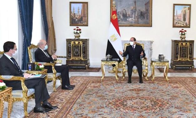 President Abdel Fattah El Sisi meets with France’s Foreign Minister Jean-Yves Le Drian – Presidency
