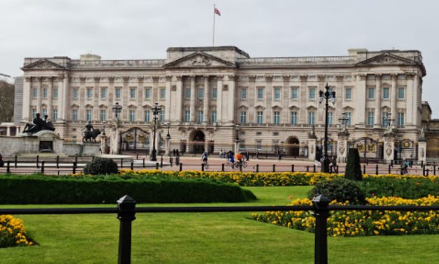 Buckingham Palace - photo via Daniel Cobzac