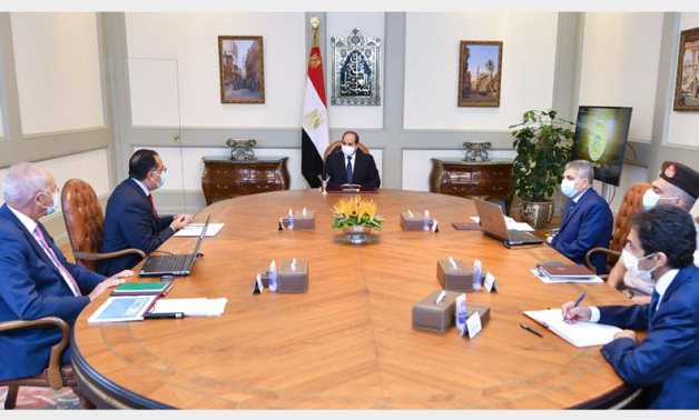 Egyptian President Abdel-Fattah El-Sisi meets with Prime Minister Mostafa Madbouly and officials – Presidency 