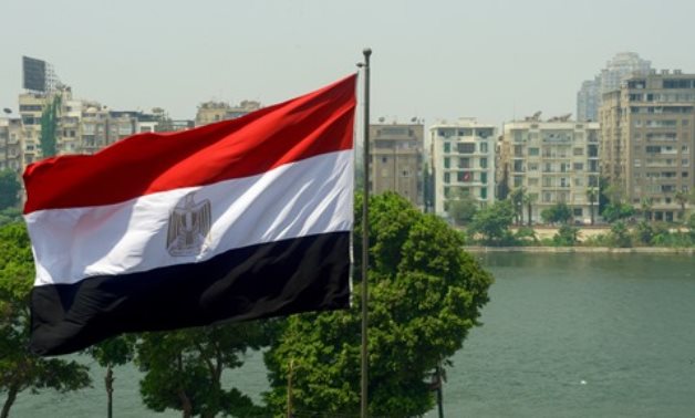Egyptian flag flaps against Nile river - Flickr