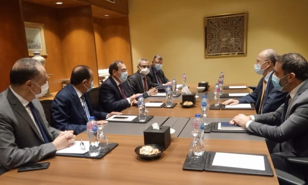 Minister of Petroleum and Mineral Resources Tarek al-Mulla in meeting with Chairman of the Palestinian Investment Fund Mohamed Mostafa on November 24, 2021. Press Photo