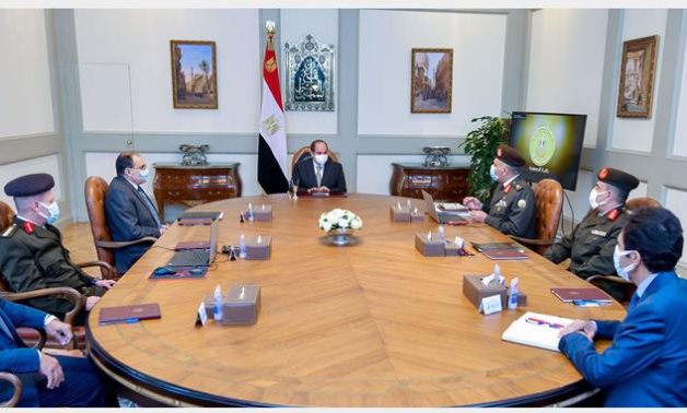 President Abdel Fattah El Sisi in a meeting to be followed up on the status of implementing projects carried out by the Engineering Authority across the country- press poto