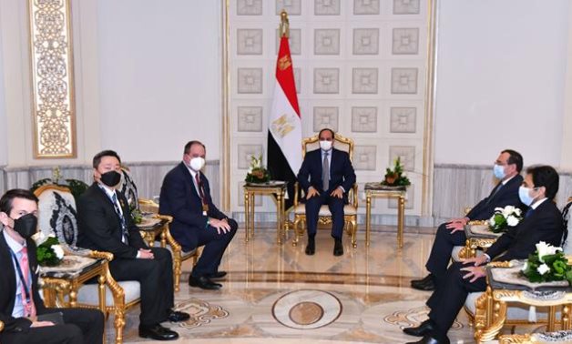 President El-Sisi Receives Chief Executive Officer of the American Company ‘Apache’ on the sidelines of the Egypt International Petroleum Show, “EGYPS”- press photo
