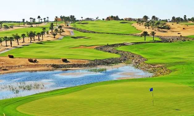 File - Golf courses in Palm Hills