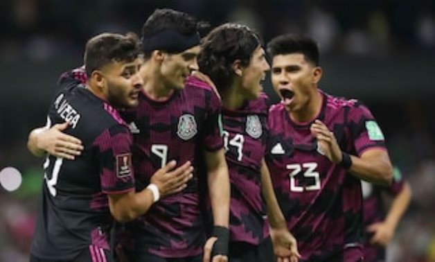 Estadio Azteca, Mexico City, Mexico - March 30, 2022 Mexico's Raul Jimenez celebrates scoring their second goal with teammates REUTERS/Edgard Garrido