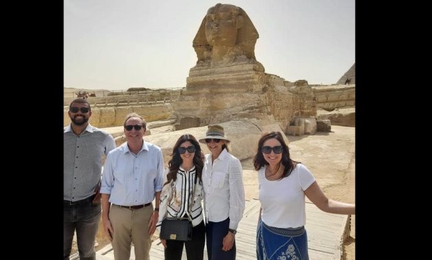 Smith, his family during the visit - Min. of Tourism & Antiquities