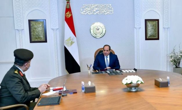 Meeting of President Sisi, and general manager of the Armed Forces National Service Projects Organization on April 7, 2022. Press Photo