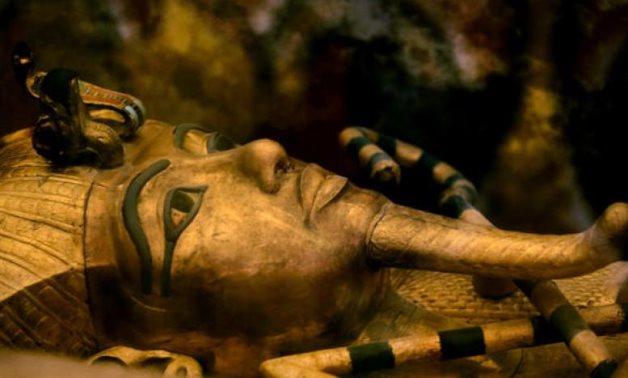 Tutankhamun's mask - social media
