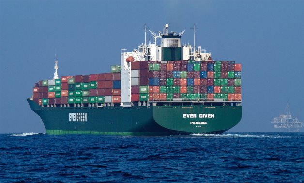 Cargo ship – Wikimedia Commons 