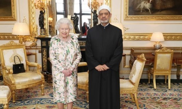File- Grand Imam of Al-Azhar, and the Chairman of the Muslim Council of Elders, Dr. Ahmed el-Tayyeb meets Britain’s Queen Elizabeth II, at Windsor Castle in London on Thursday/ Press Photo / CC PAImages