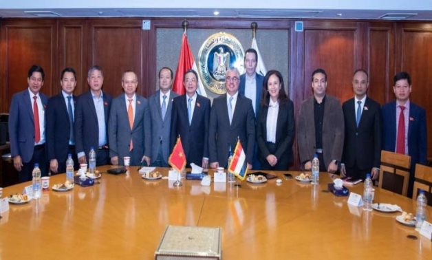Group photo of Egyptian officials and Vietnamese parliamentary delegation in Cairo on November 29, 2022. Press Photo