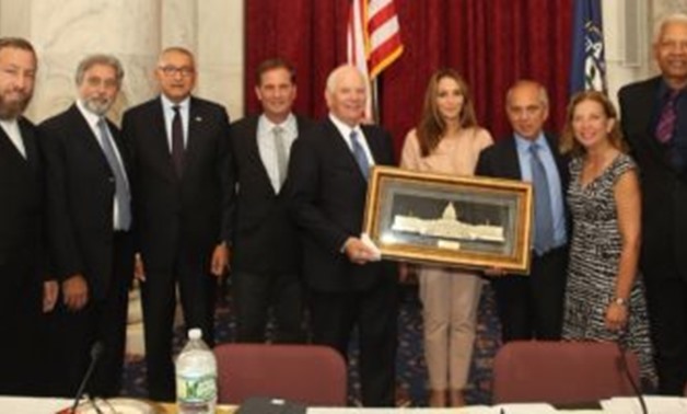 Members of the Congress and the Gold Medal – File Photo