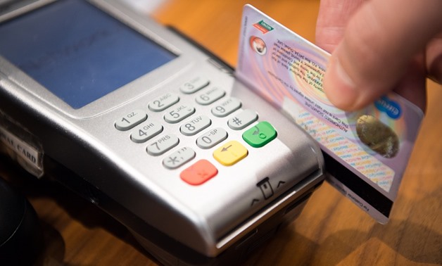 Paying via credit cards - Pixabay