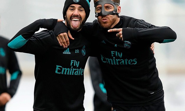 Sergio Ramos (R) wearing a mask and Isco (L) in the training session on Friday –  Courtesy of Sergio Ramos official account on Twitter