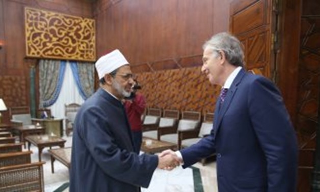 Grand Imam of Al-Azhar Sheikh Ahmed al-Tayeb welcoming former British Prime Minister Tony Blair in Cairo, Tuesday December 5 / Press Photo 