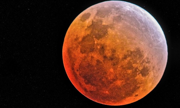 Total Lunar Eclipse – CC via Flickr/(C)James Fotographia 