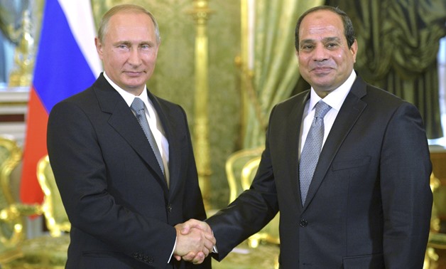 Egyptian President Abdel Fattah el-Sisi (R) and Russian President Vladimir Putin (L) - YOUM7 (Archive)