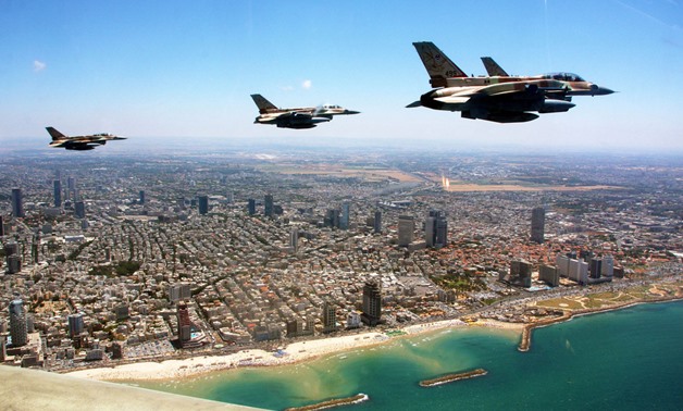 Israeli Air Forces’ ‘Sufa’ (F-16I) planes, flying over the beaches of Tel-Aviv on ‘country's 63rd Independence Day’ – Israel Defense Forces / Flickr