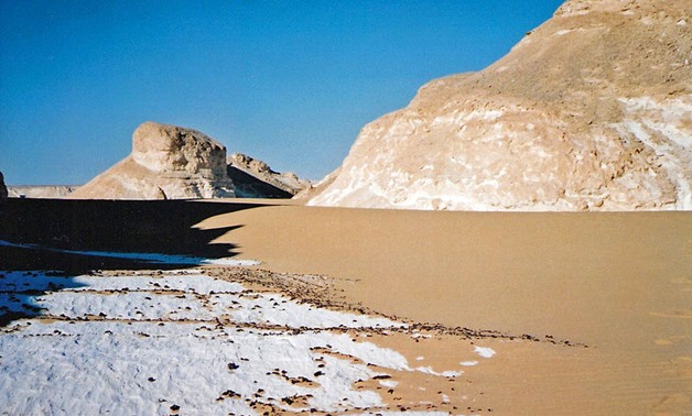 White Desert, Western Egypt – wikimedia commons/neiljs