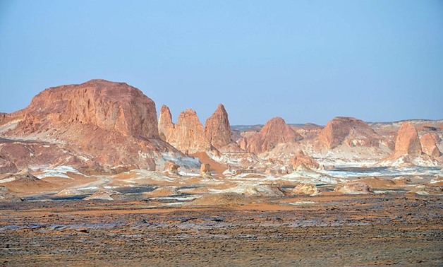 Cover photo– Al Farafrah, New Valley Governorate, Egypt – Wikimedia / Yousef Alam 
Photo1: Mushroom rock formations at the White Desert near Farafra, Egypt January , 2007 – Wikimedia / Daniel Csörföly