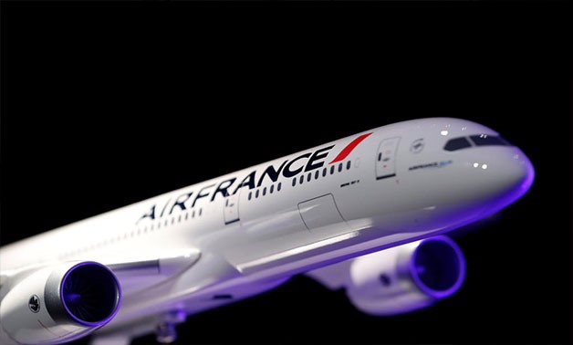 An Air France Boeing 787-9 scale model is seen in Paris, France January 10, 2018 - REUTERS/Gonzalo Fuentes