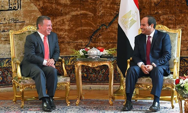 King Abdullah of Jordan (L) and Egyptian President Abdel Fatah el-Sisi (R) - YOUM7 (Archive) 