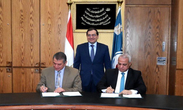 Petroleum Minister Tarek el-Molla during the signing of the protocol - Press photo