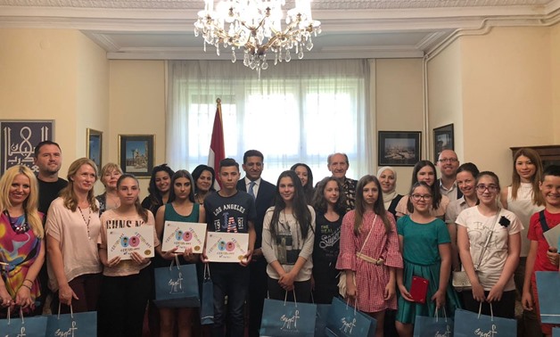 Egyptian Ambassador in Belgrade, Amr al Jowaily aamong the winners of “Egypt in the Eyes of Children of the World” competition - Press photo/Egyptian embassy in Belgrade