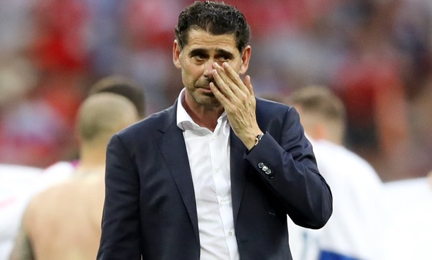 Soccer Football - World Cup - Round of 16 - Spain vs Russia - Luzhniki Stadium, Moscow, Russia - July 1, 2018 Spain coach Fernando Hierro looks dejected after losing the penalty shootout REUTERS/Carl Recine
