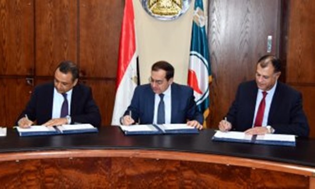 During signing the agreement – Press photo