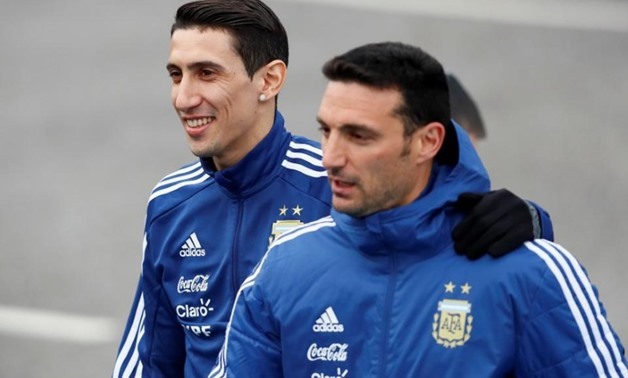 Soccer Football - Argentina Training - City Football Academy, Manchester, Britain - March 21, 2018 Argentina's Angel Di Maria and assistant coach Lionel Scaloni during training Action Images via Reuters/Jason Cairnduff

