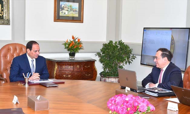 President Sisi meets with Minister of Petroleum Tarek al-Mulla -Press photo