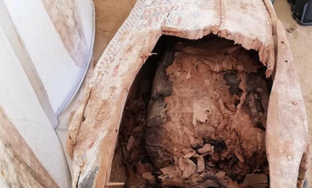 The archaeological mission working in the archaeological site of al-Khalwa area, Fayoum, has uncovered a burial well, located to the east of the Prince Waji’s tomb dating back to the Middle Kingdom - Egypt Today.