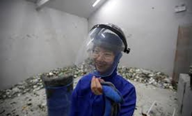 All the rage: Beijingers vent their stress in 'anger room' - Reuters