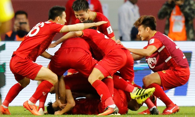 Soccer Football - AFC Asian Cup - Round of 16 - Jordan v Vietnam - Al-Maktoum Stadium, Dubai, United Arab Emirates - January 20, 2019 Vietnam celebrate victory REUTERS/Thaier Al-Sudani
