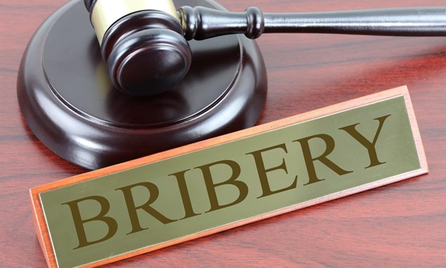 Bribery - CC via Blue Diamond Gallery/Nick Youngson 