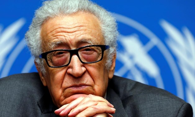FILE PHOTO: U.N.-Arab League envoy for Syria Lakhdar Brahimi pauses during a news conference at the United Nations European headquarters in Geneva January 27, 2014. REUTERS/Denis Balibouse/File