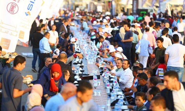 Egypt officially organizes the longest Iftar table with a length of 3198.83 meters to host around 7,000 people, June 1, 2019 – Egypt Today