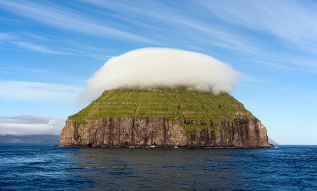File: Litla dimun faroe islands cloud covered island - Wikipedia 