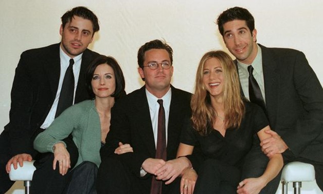 FILE PHOTO: The cast of the American TV sitcom "Friends" (L to R) Matt Le Blanc, Courteney Cox, Matthew Perry, Jennifer Aniston and David Schwimmer pose for pictures at Channel 4 Television centre March 25, 1998./File Photo.