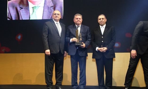 Egyptian Minister of Public Business Sector Hesham Tawfik on Tuesday was granted an award by leading economics magazine Business Today, during the annual BT100 ceremony - Press photo