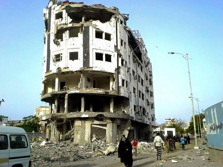 أحد صور الدمار التى خلفها الحوثى بعدن
