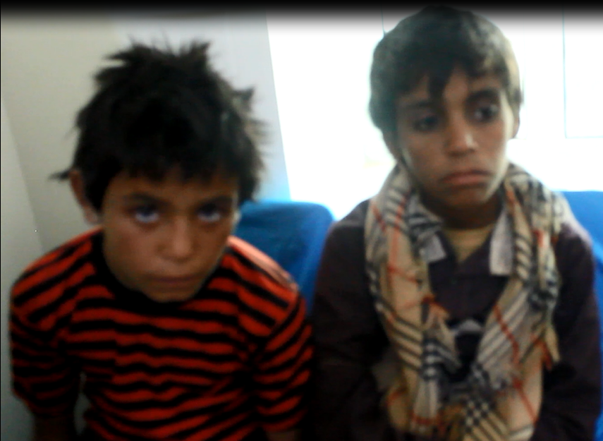 أطفال علمهم الحوثى حمل السلاح وإدمان المخدرات
