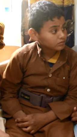Child Abdul-Ilah ashamed-to-see-one-hand-after-that-amputation-because-explosive-explosive-status-Huthi